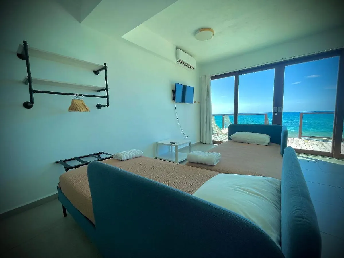 Corcega Beachfront Suites Rincon